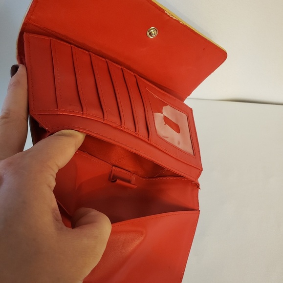 Xoxo Wallet And Wristlet Purse - Picture 4 of 8